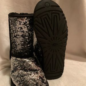 Classic short “UGG” boots